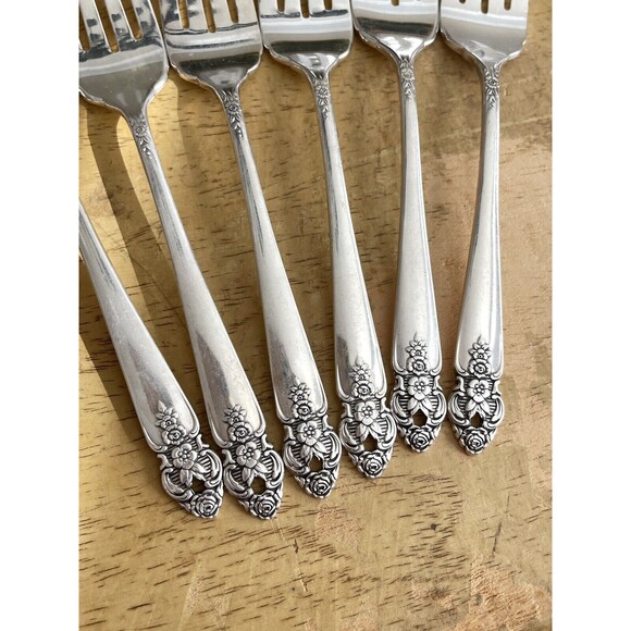 Set of 6 Distinction Onieda 6-1/2" Salad Forks Silverplate 1951 - Picture 6 of 8